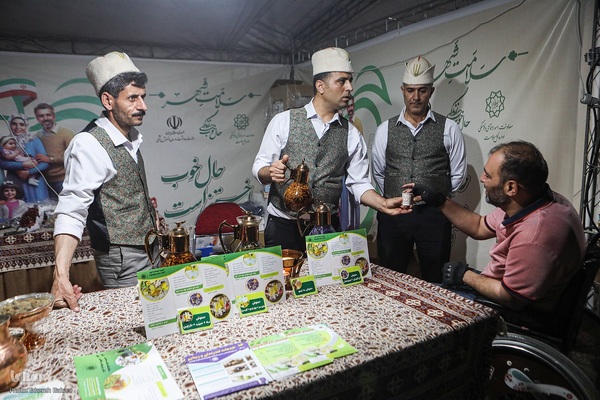 نمایشگاه سلامت محور شهرداری در بوستان لاله