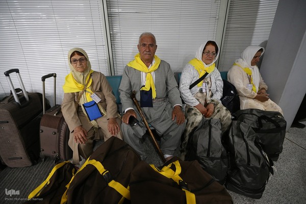 بدرقه نخستین گروه از زائران حج عمره در سال ۱۴۰۳