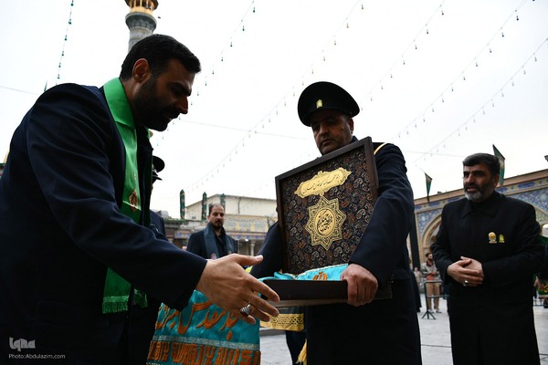 آیین تعویض پرچم گنبد حرم حضرت عبدالعظیم حسنی(ع)