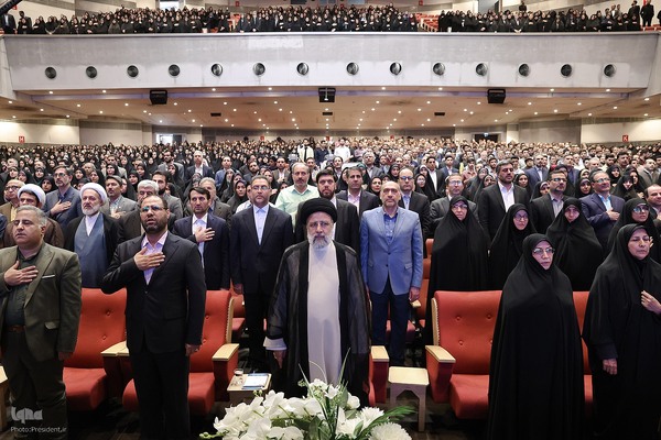 آیین تجلیل از معلمان نمونه کشوری