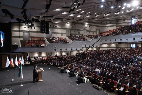 آیین تجلیل از معلمان نمونه کشوری