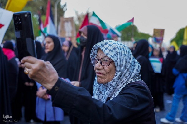 تجمع دانشگاهیان دانشگاه‌های شیراز در حمایت از خیزش دانشجویان آمریکا و اروپا