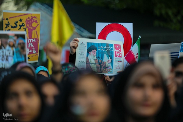 تجمع دانشگاهیان دانشگاه‌های شیراز در حمایت از خیزش دانشجویان آمریکا و اروپا