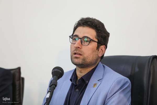 محمد حسین زاده مدیرکل فرهنگ و ارشاد اسلامی خراسان رضوی در نشست رسانه‌ای هفته بزرگداشت حکیم ابوالقاسم فردوسی
