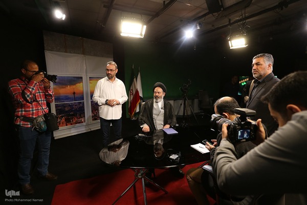 حجت الاسلام والمسلمین سید عبدالفتاح نواب، نماینده ولی فقیه در امور حج و زیارت صبح امروز از خبرگزاری ایکنا بازدید کردند.