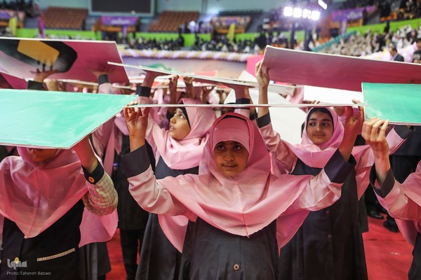 اجتماع ۲۰ هزارنفری «دختران آرمانی»