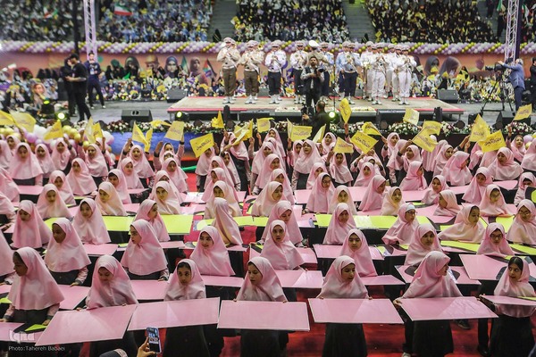 اجتماع ۲۰ هزارنفری «دختران آرمانی»