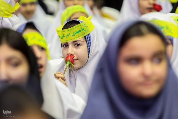 اجتماع ۲۰ هزارنفری «دختران آرمانی»