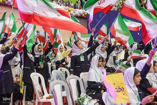 اجتماع ۲۰ هزارنفری «دختران آرمانی»