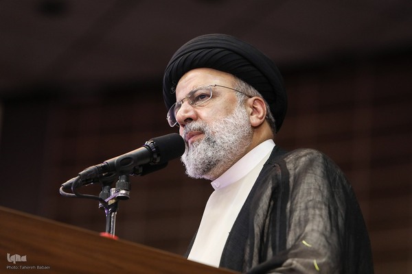 اجتماع ۲۰ هزارنفری «دختران آرمانی»