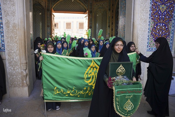 شادپیمایی دختران به‌مناسبت میلاد حضرت معصومه (س)