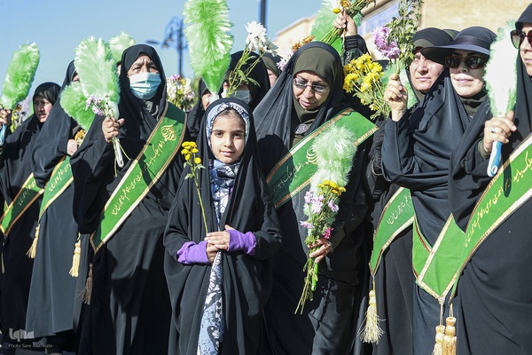 شادپیمایی دختران به‌مناسبت میلاد حضرت معصومه (س)