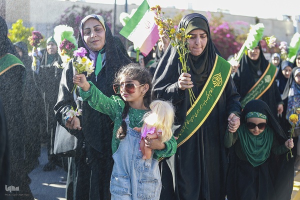 شادپیمایی دختران به‌مناسبت میلاد حضرت معصومه (س)
