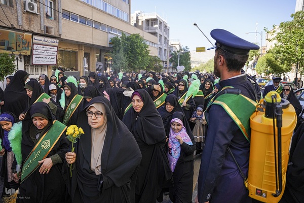 شادپیمایی دختران به‌مناسبت میلاد حضرت معصومه (س)