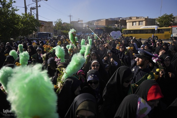 شادپیمایی دختران به‌مناسبت میلاد حضرت معصومه (س)