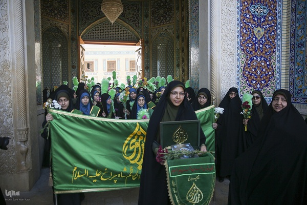 شادپیمایی دختران به‌مناسبت میلاد حضرت معصومه (س)