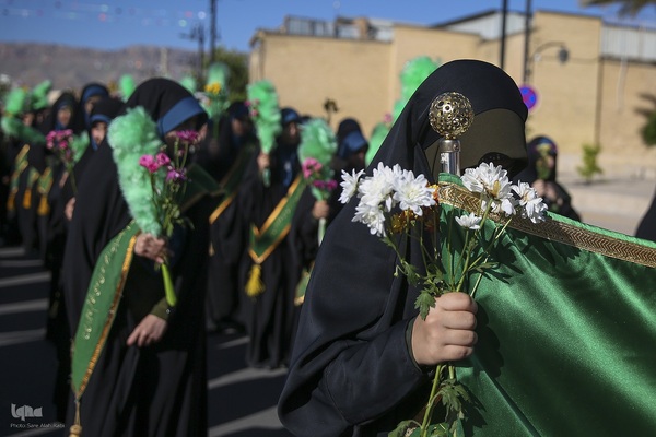 شادپیمایی دختران به‌مناسبت میلاد حضرت معصومه (س)