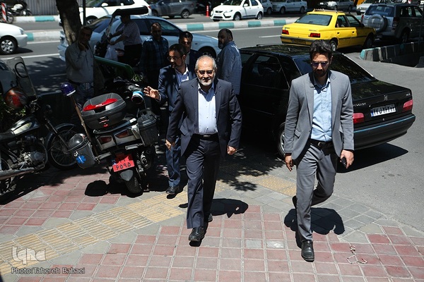 رای‌گیری مرحلهٔ دوم انتخابات مجلس در حسینیه ارشاد