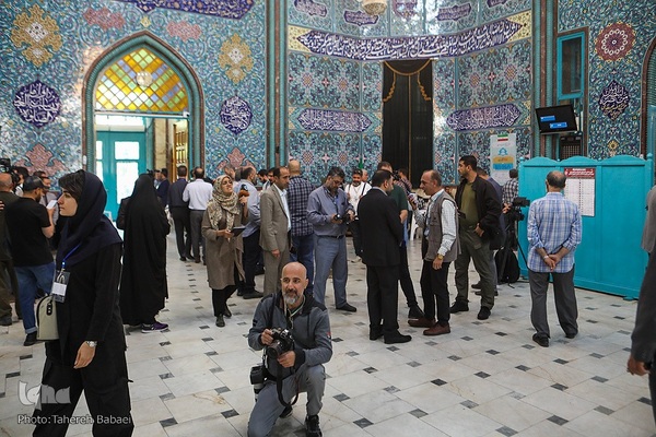 رای‌گیری مرحلهٔ دوم انتخابات مجلس در حسینیه ارشاد