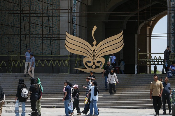 حال و هوای نمایشگاه کتاب در روز انتخابات