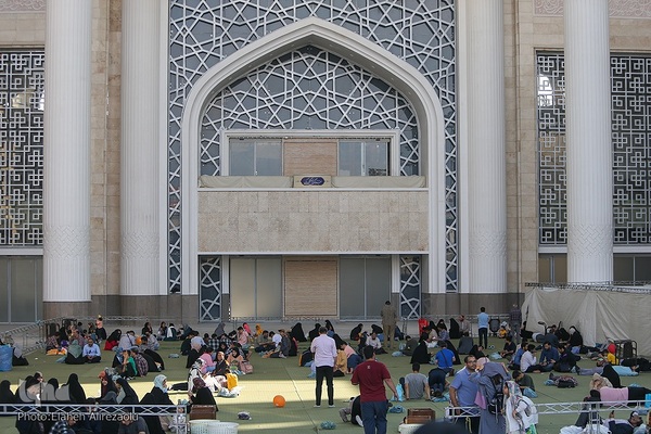 حال و هوای نمایشگاه کتاب در روز انتخابات