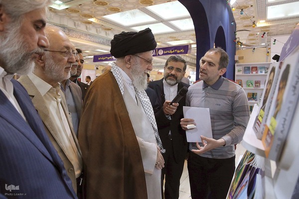 بازدید از سی‌وپنجمین نمایشگاه بین‌المللی کتاب تهران