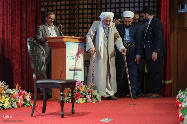 آئین تکریم اساتید مدارس علوم دینی اهل سنت کشور