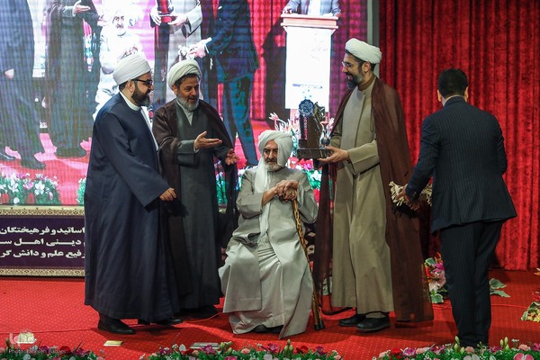 آئین تکریم اساتید مدارس علوم دینی اهل سنت کشور