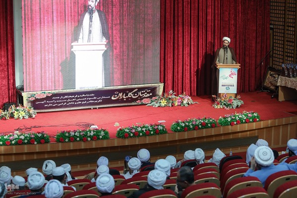 آئین تکریم اساتید مدارس علوم دینی اهل سنت کشور