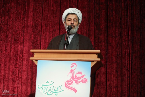 آئین تکریم اساتید مدارس علوم دینی اهل سنت کشور