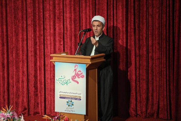 آئین تکریم اساتید مدارس علوم دینی اهل سنت کشور