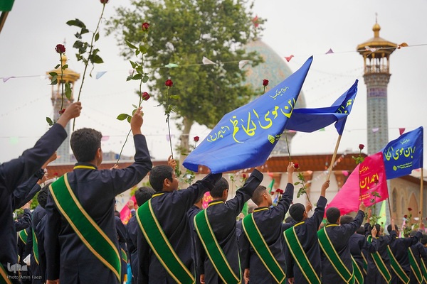 گلباران خدام حرم حضرت شاهچراغ عليه‌السلام‎