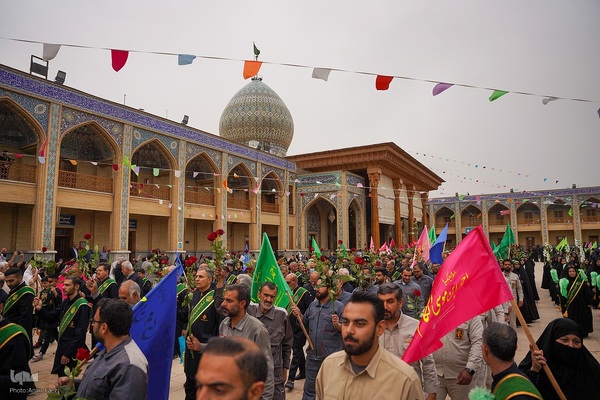 گلباران خدام حرم حضرت شاهچراغ عليه‌السلام‎