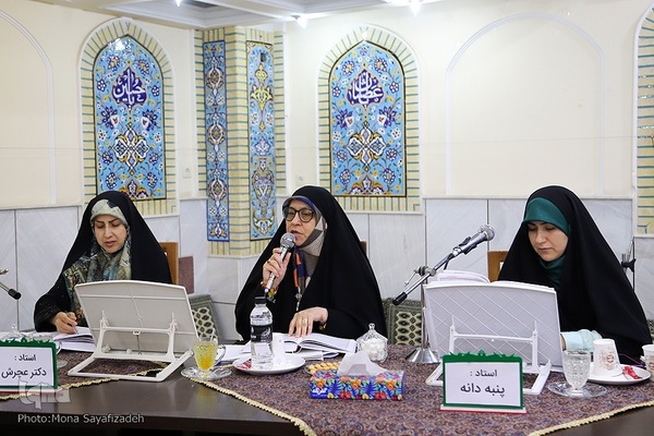 کرسی تلاوت قرآن بانوان خوزستانی