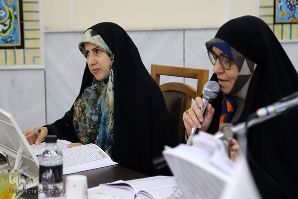 کرسی تلاوت قرآن بانوان خوزستانی