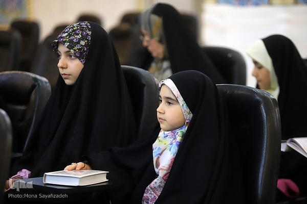 کرسی تلاوت قرآن بانوان خوزستانی