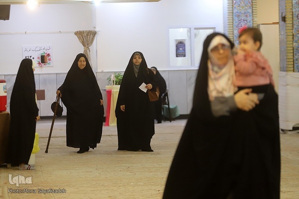 کرسی تلاوت قرآن بانوان خوزستانی