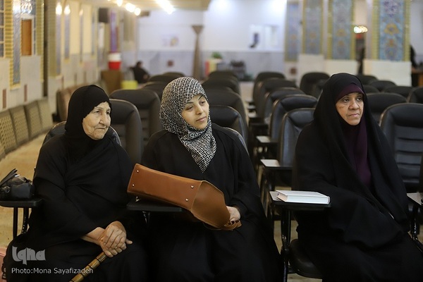 کرسی تلاوت قرآن بانوان خوزستانی