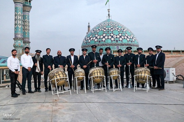 نقاره زنی در امامزاده جعفر(ع) یزد‎