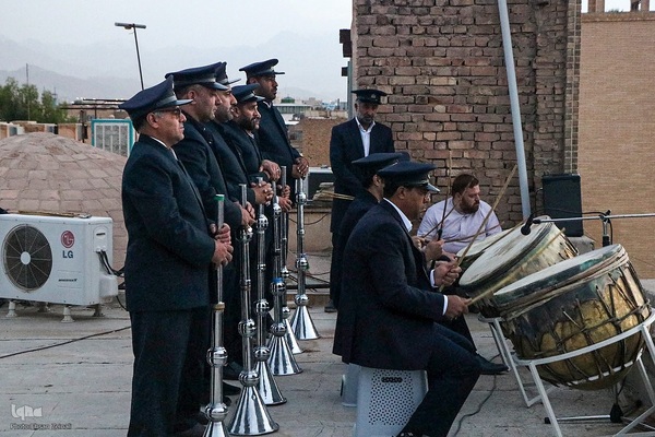 نقاره زنی در امامزاده جعفر(ع) یزد‎