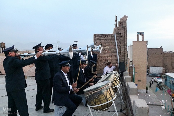 نقاره زنی در امامزاده جعفر(ع) یزد‎