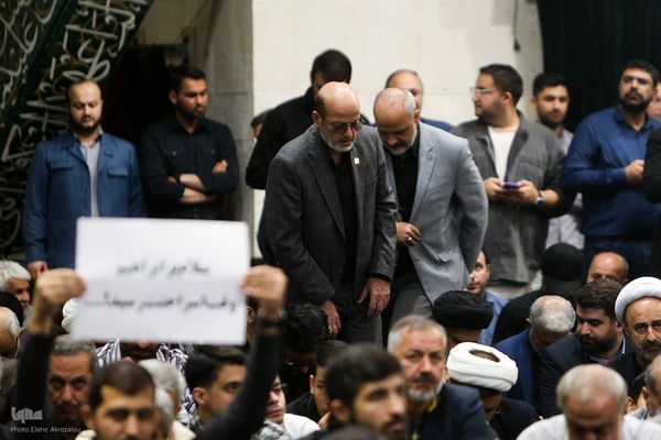 اجتماع دانشگاهیان دانشگاه‌های تهران در سوگ رییس جمهور