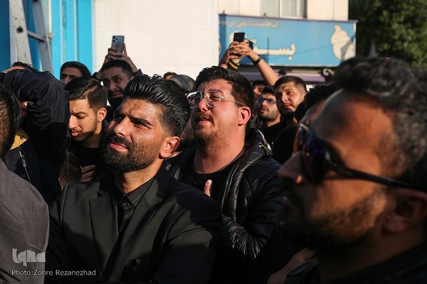 اجتماع مردم مشهد برای شهادت خادم‌الرضا(ع)