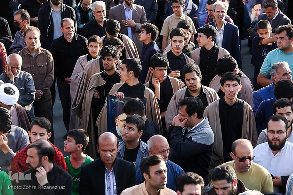 اجتماع مردم مشهد برای شهادت خادم‌الرضا(ع)