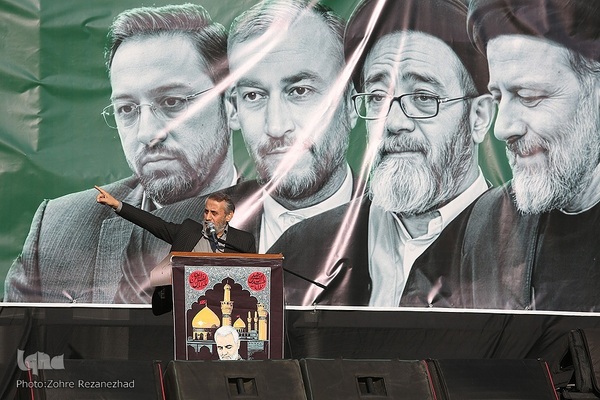 اجتماع مردم مشهد برای شهادت خادم‌الرضا(ع)