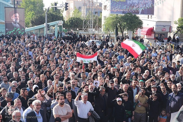 اجتماع مردم مشهد برای شهادت خادم‌الرضا(ع)