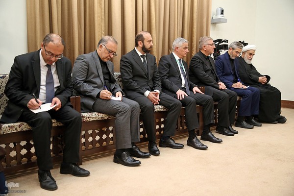 دیدار مقامات برخی کشورها جهت ابلاغ پیام تسلیت به مقام معظم رهبری