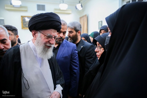 دیدار خانواده‌های شهدای خدمت