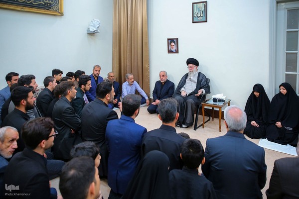 دیدار خانواده‌های شهدای خدمت