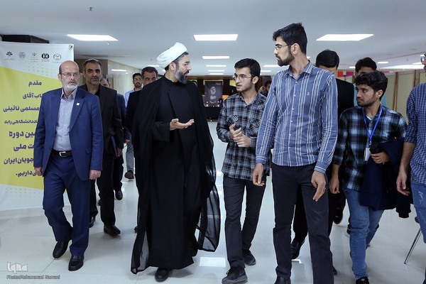 افتتاحیه مسابقات ملی مناظره دانشجویان